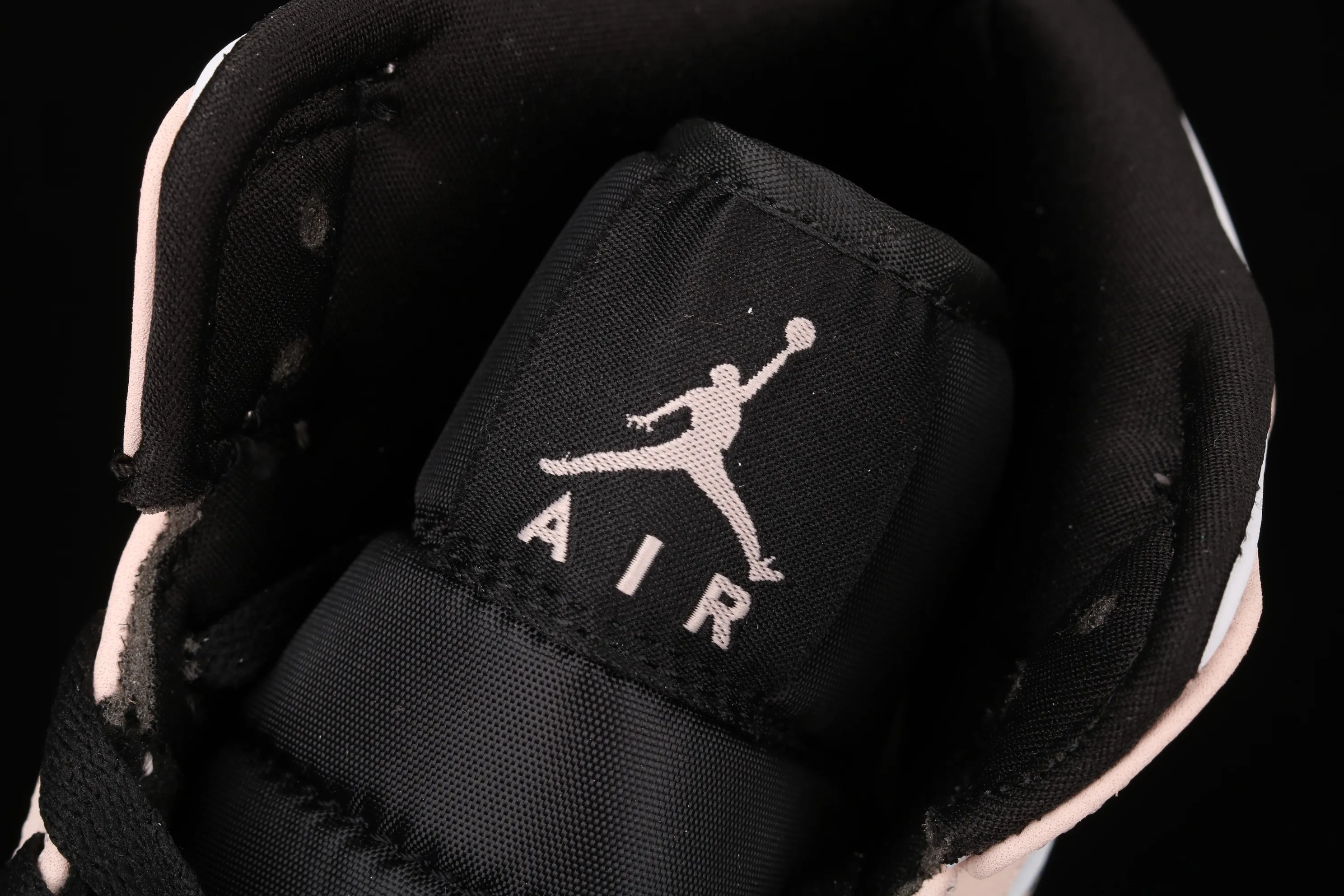 All categories Air Jordan Jordan series basketball shoes Air Jordan 1 Mid Air Jordan 1 Mid SE "Game Royal" AJ1 Joe 1 Black Pink China 554724-133